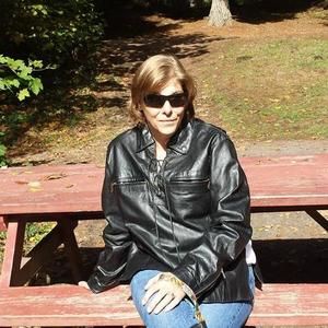 Meet your Posher, Dena